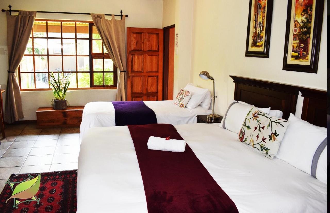בלומפונטייין Greenleaf Guest Lodge מראה חיצוני תמונה
