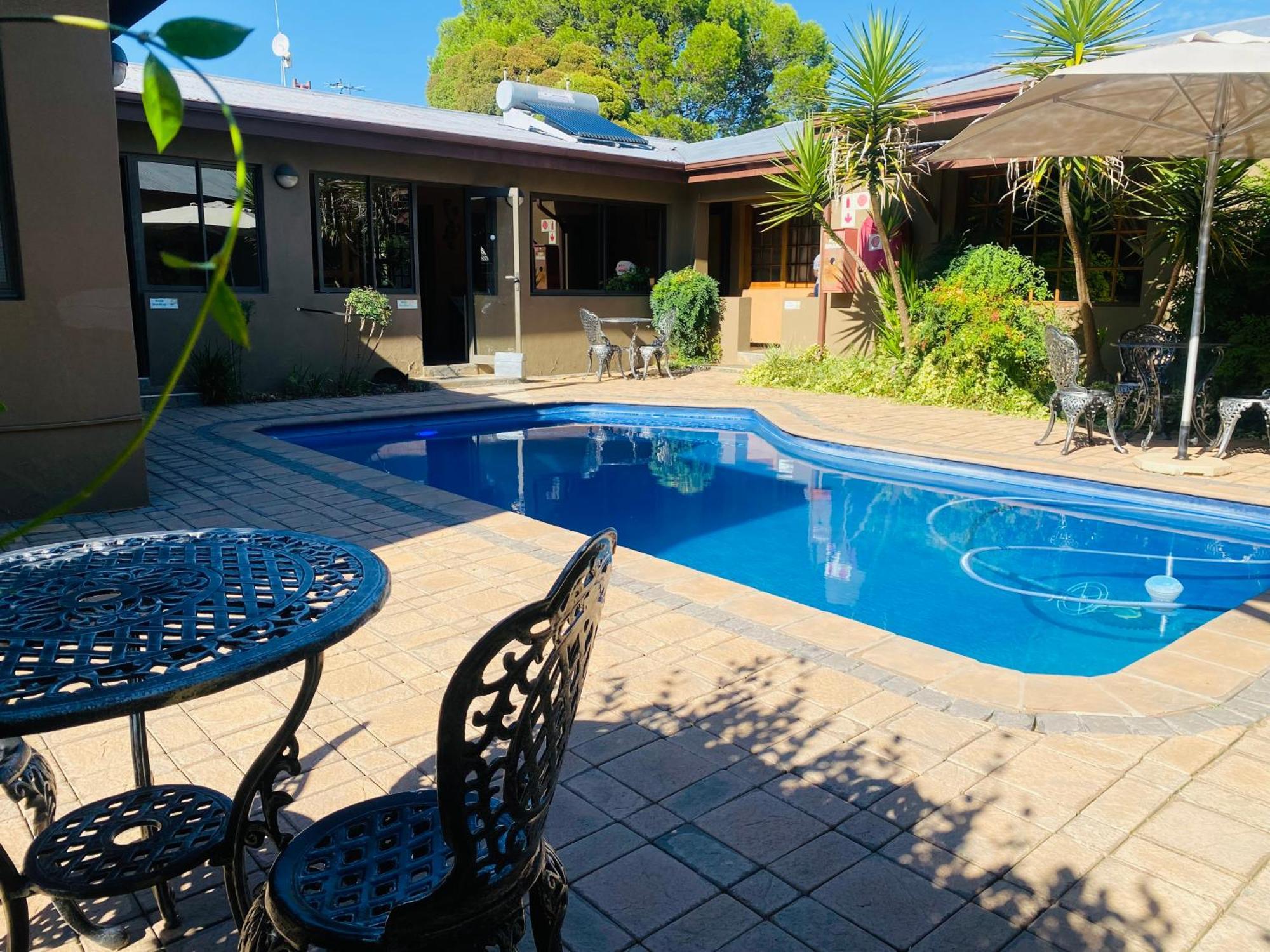 בלומפונטייין Greenleaf Guest Lodge מראה חיצוני תמונה